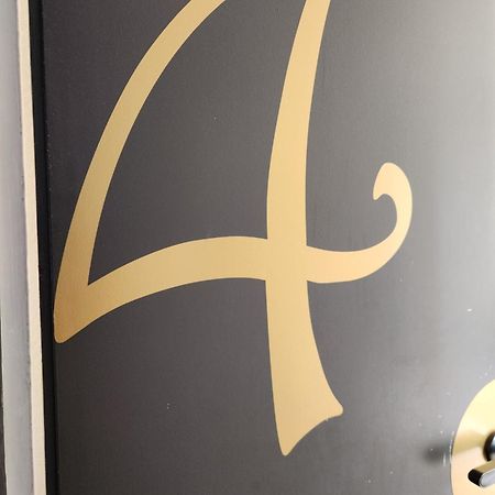 Le Petit Montmartre Hotel Dinard Bagian luar foto