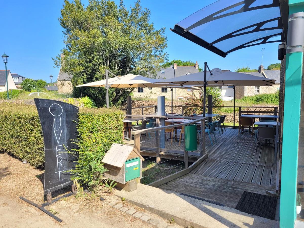 Le Petit Montmartre Hotel Dinard Bagian luar foto