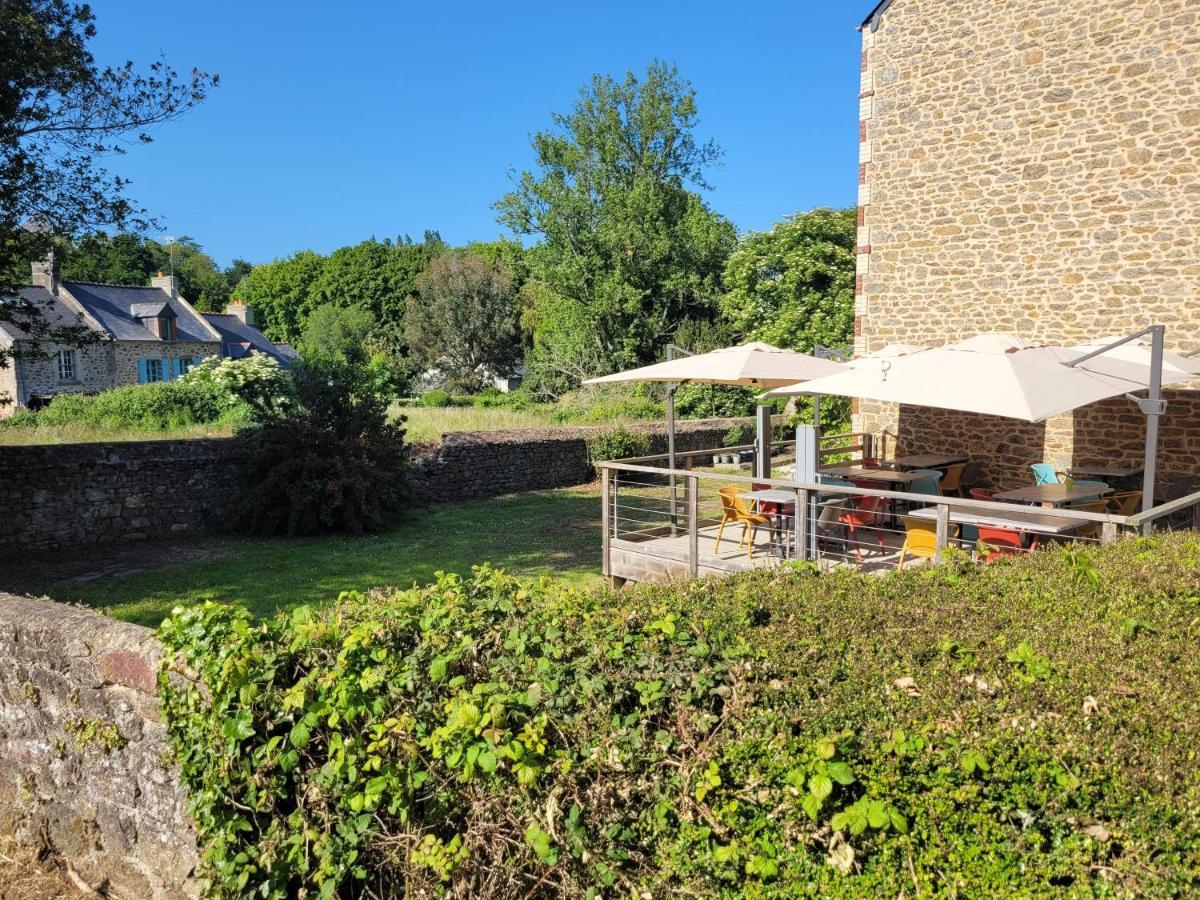 Le Petit Montmartre Hotel Dinard Bagian luar foto