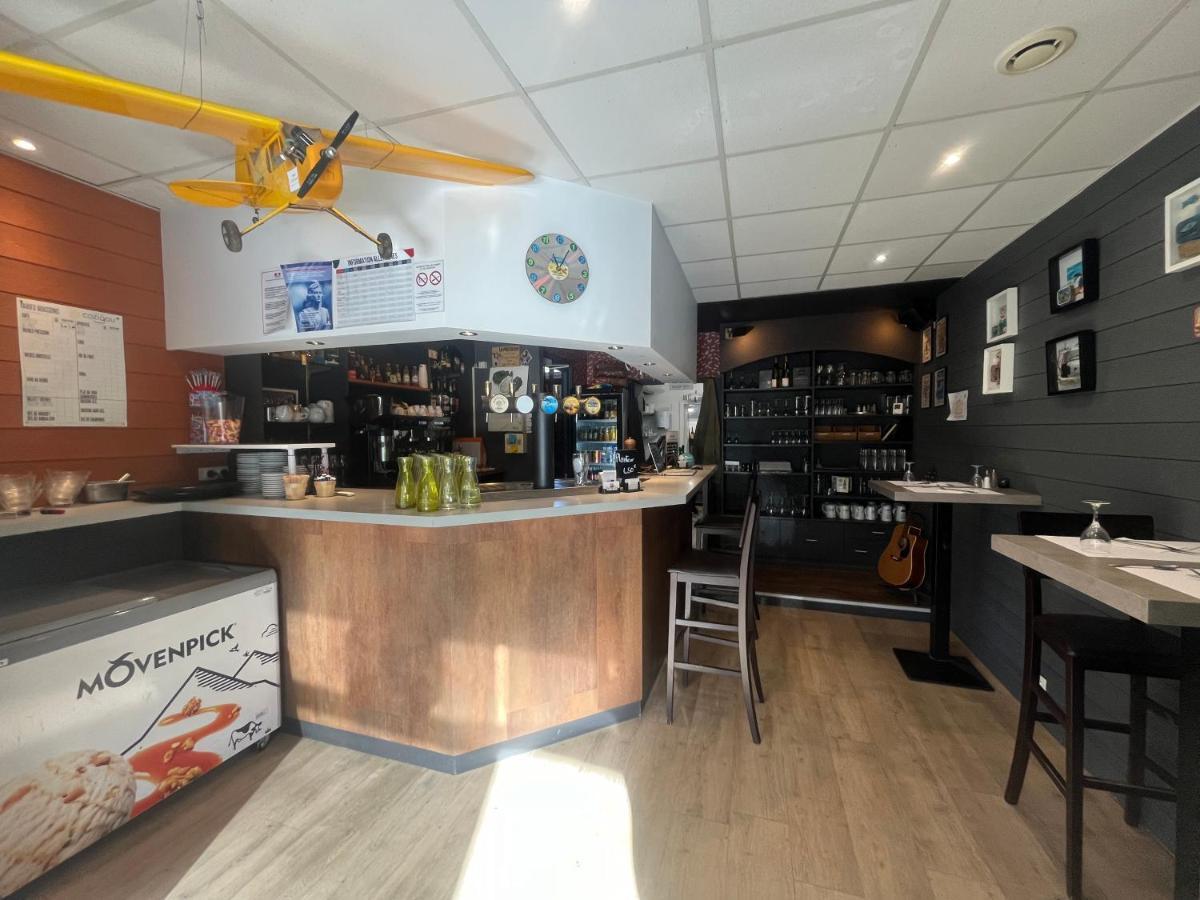 Le Petit Montmartre Hotel Dinard Bagian luar foto